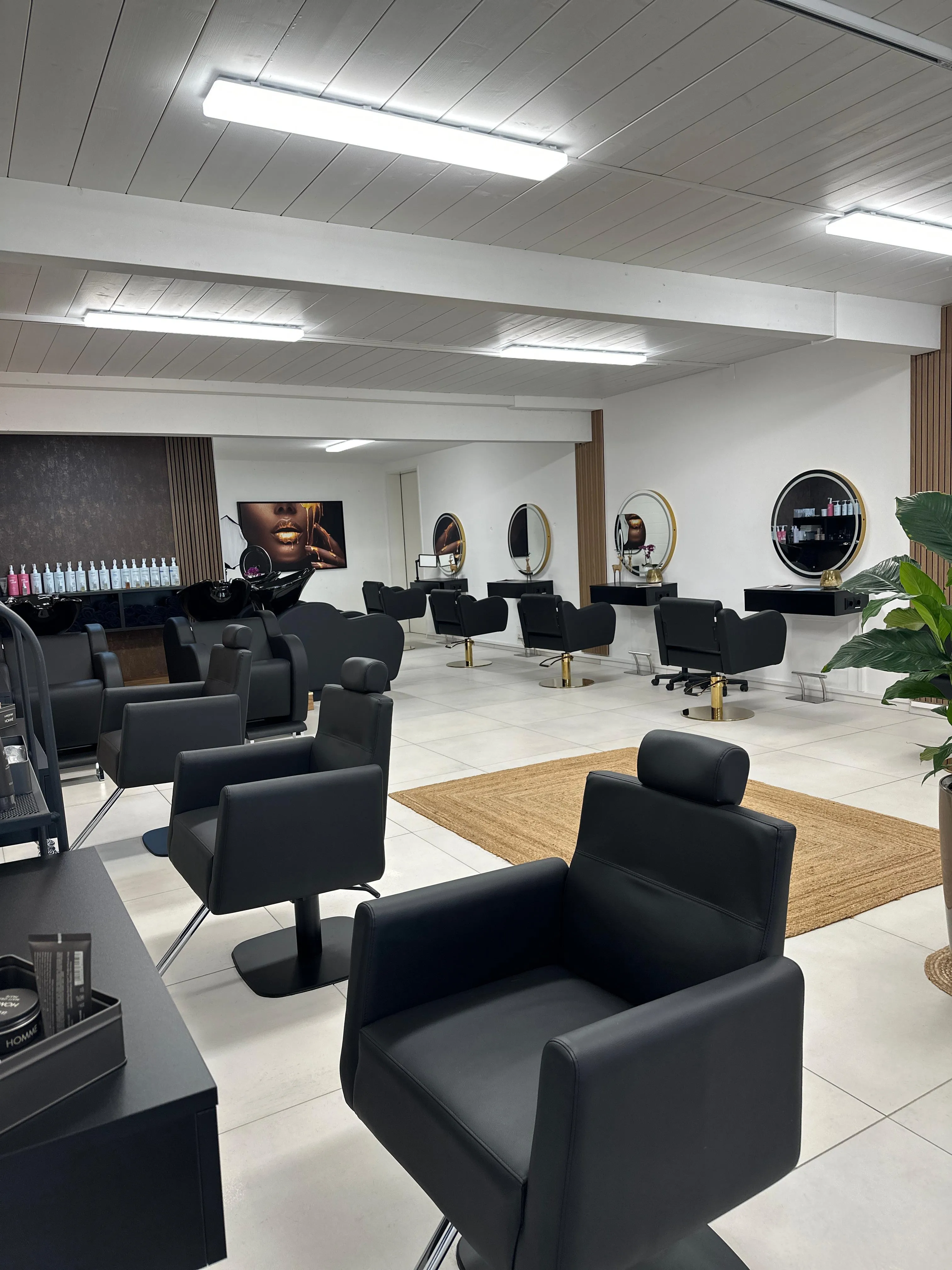 Der Salon von Elegance Hair & More in Steinhausen